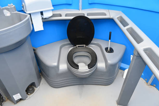 Best Portable restroom trailer rental  in Maysville, OK